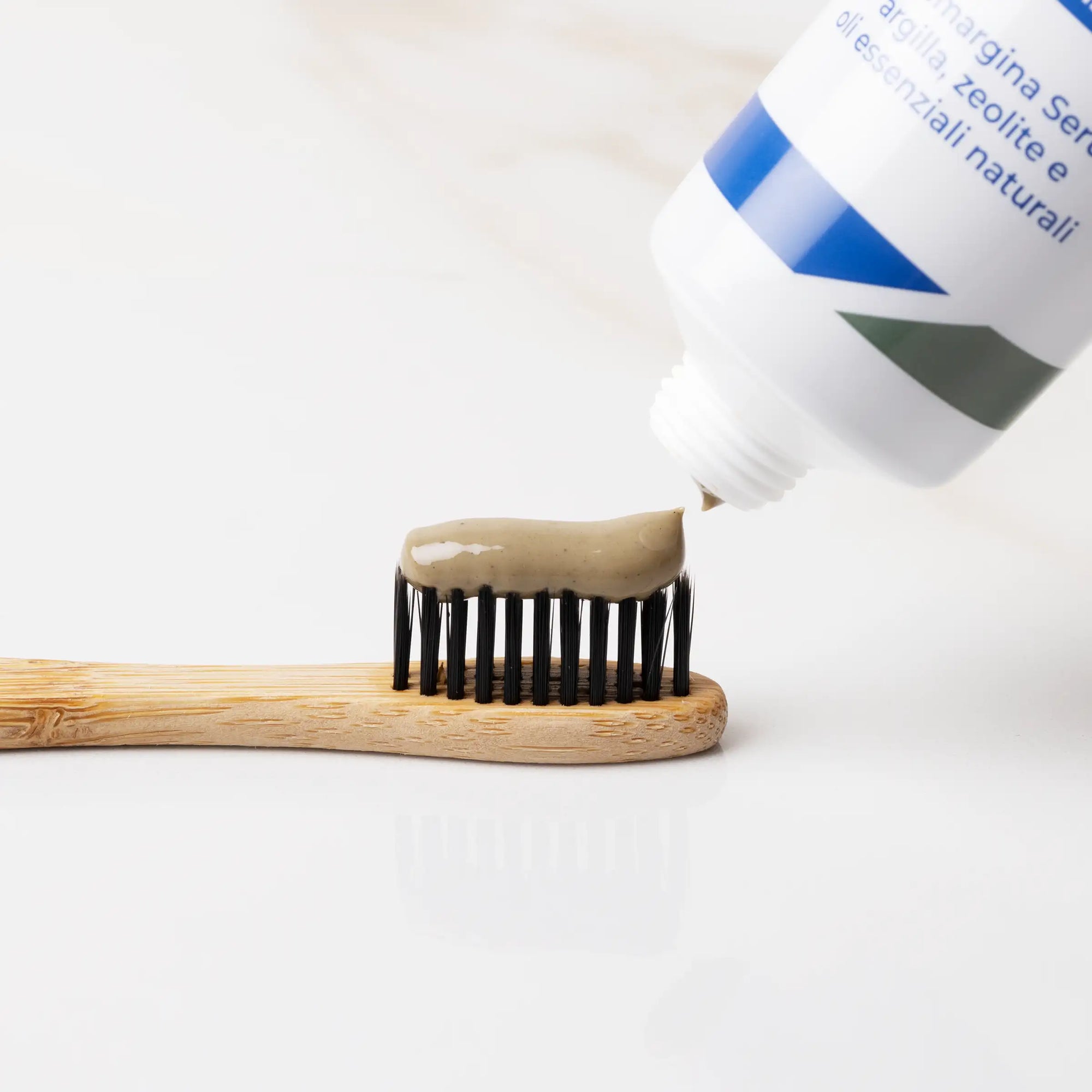 Remargin® Colostrum pasta dentifricia naturale con Remargina Serum® e argille