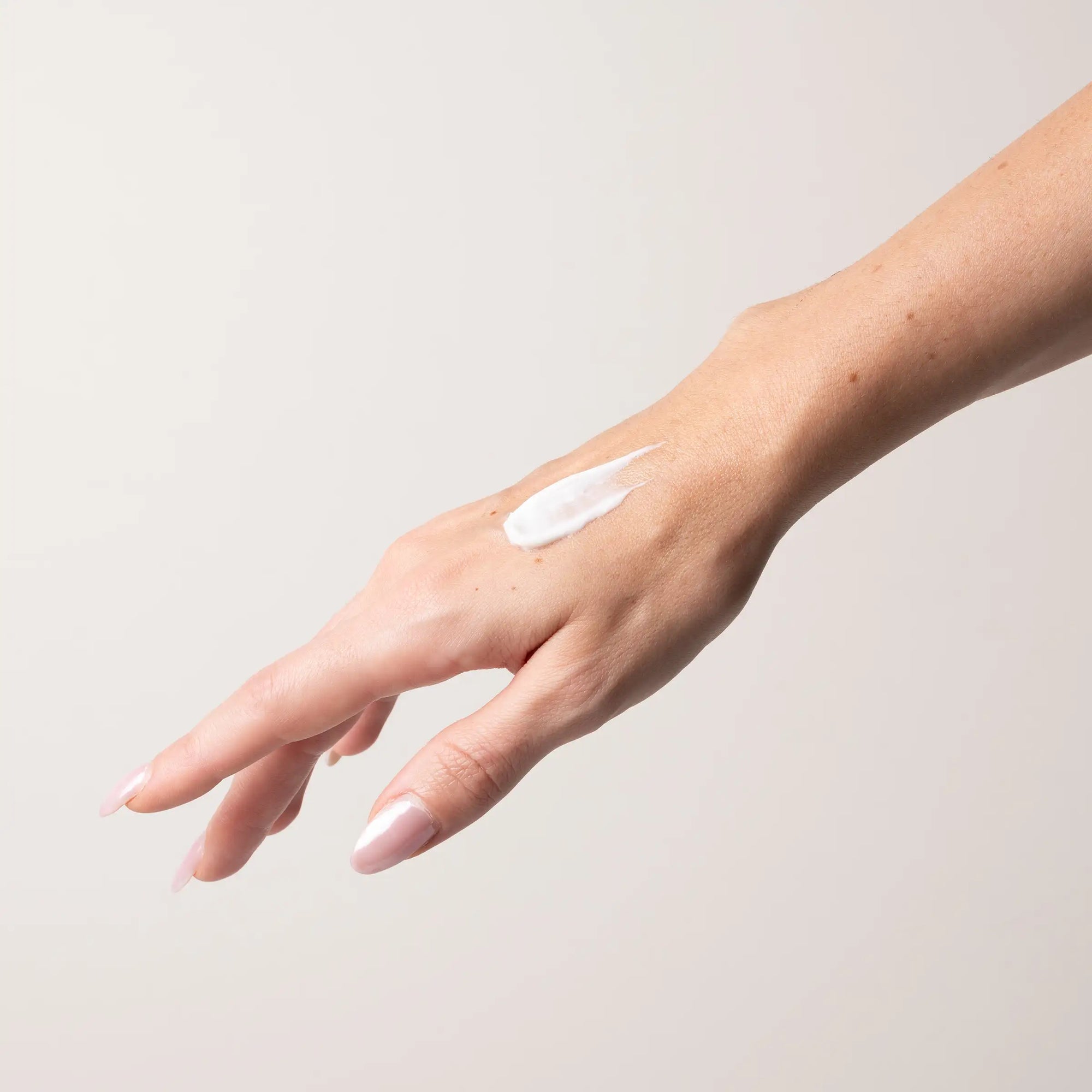 Remargin® Crema Mani a base di colostro 100% italiano