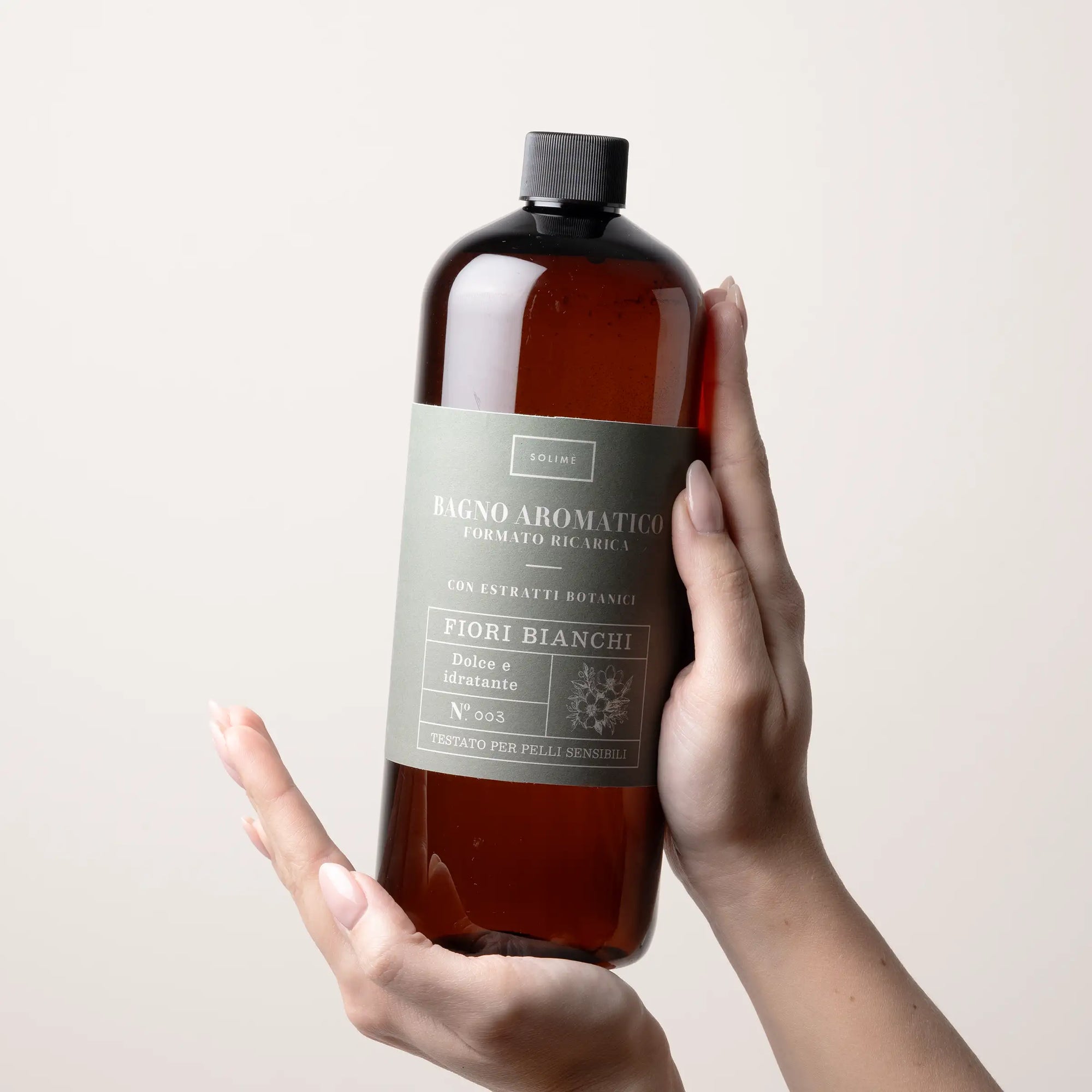 Bagnoschiuma aromatico naturale ai fiori bianchi