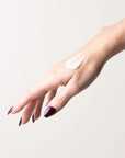 Gel corpo naturale idratante, rinfrescante e tonificante che combina Aloe, oli vegetali e estratti di Incenso e Mirra - applicazione