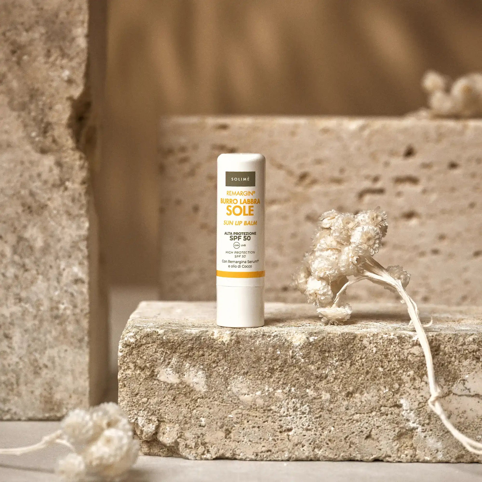 Remargin burro labbra ad alta protezione solare SPF 50 per contrastare secchezza e screpolature da esposizione al sole