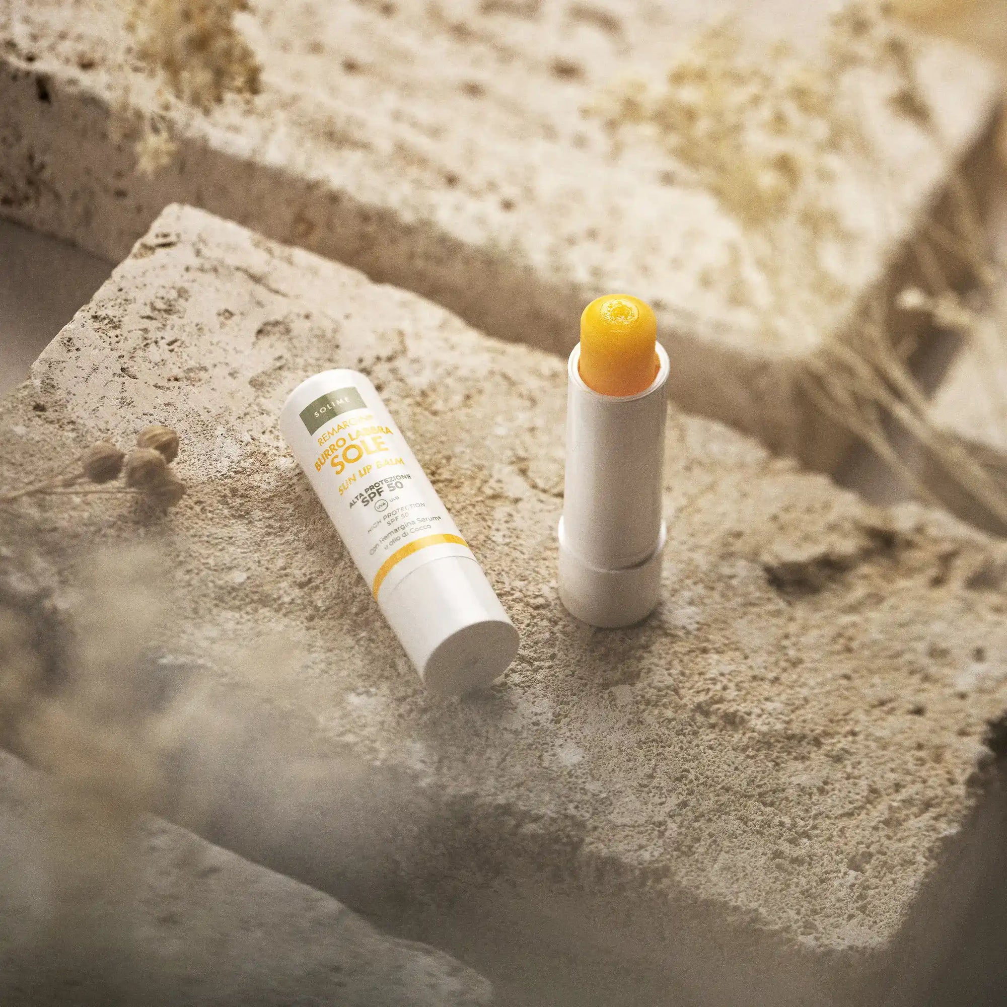 Remargin burro labbra ad alta protezione solare SPF 50 per contrastare secchezza e screpolature da esposizione al sole