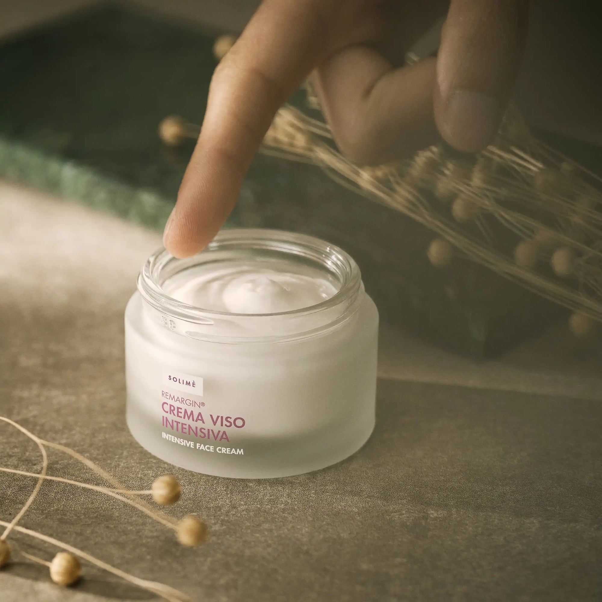 Remargin Crema Viso Intensiva, nutriente, idratante e rigenerante con Remargina Serum, olio di noci di Macadamia e Vitamina E 