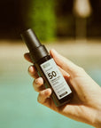 Remargin solari - crema viso SPF 50 per la protezione quotidiana di viso, collo, décolleté e aree sensibili con Colostro e olio di Macadamia 