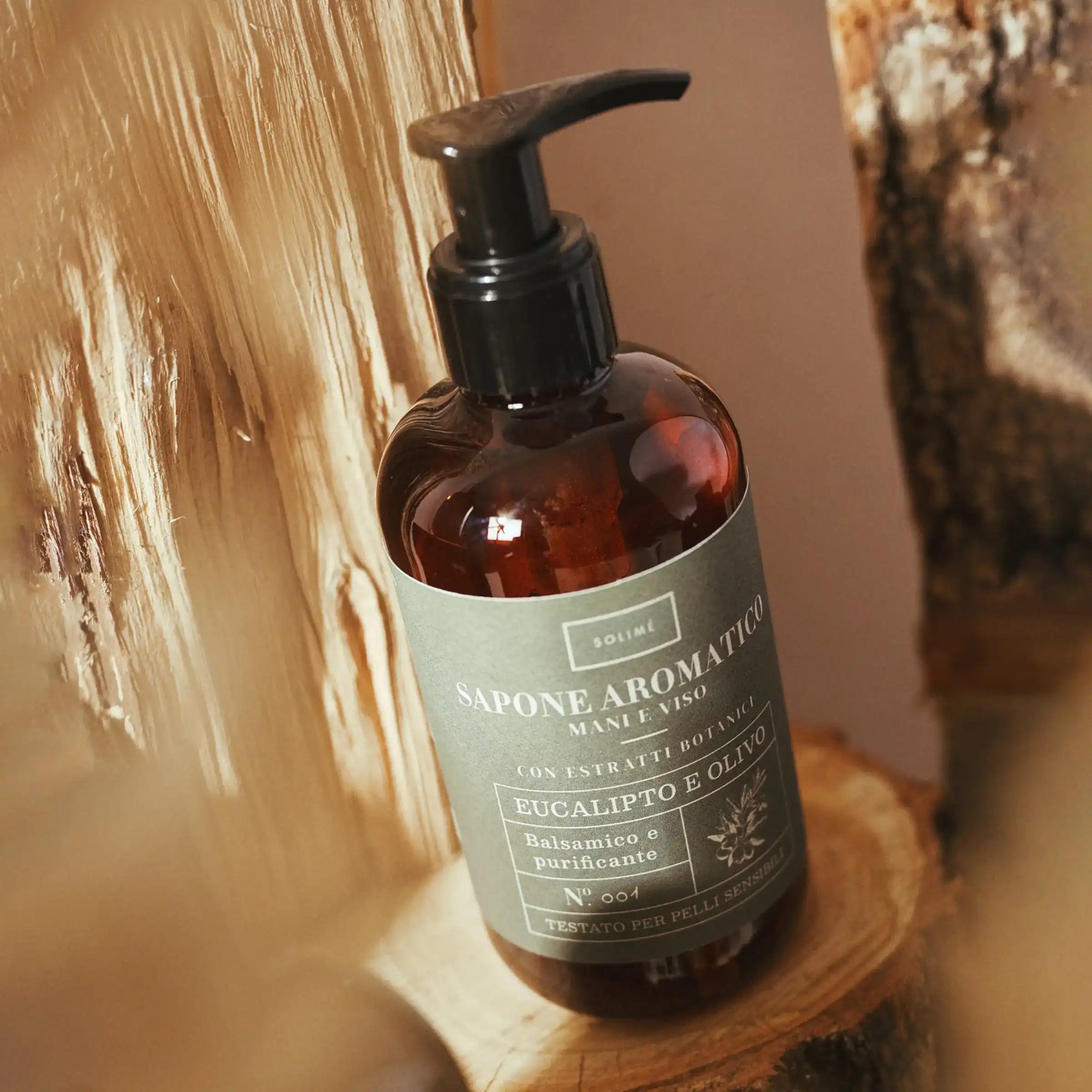 Sapone aromatico Eucalipto e Olivo, balsamico e purificante con estratti naturali - 250 ml